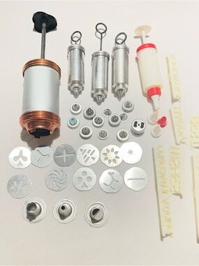 Vintage Mirro Cookie Decorator and other accessories